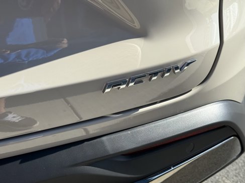 New 2026 Chevrolet Trax ACTIV w/ Sunroof Package image 8