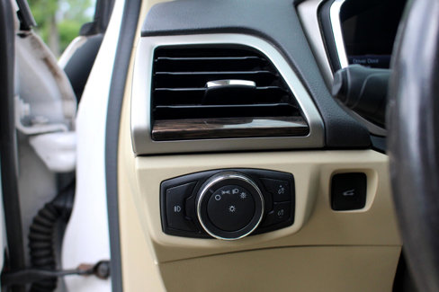 Used 2014 Ford Fusion SE w/ Equipment Group 202A image 18
