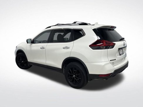 Used 2018 Nissan Rogue SV w/ Premium Package image 3