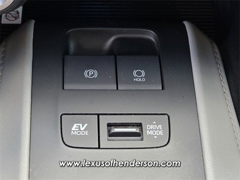 Used 2022 Toyota Venza LE image 26