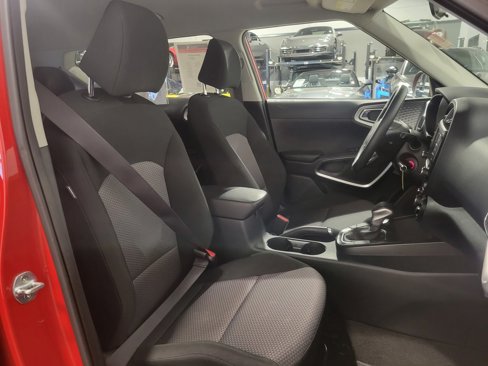 Used 2022 Kia Soul LX image 25