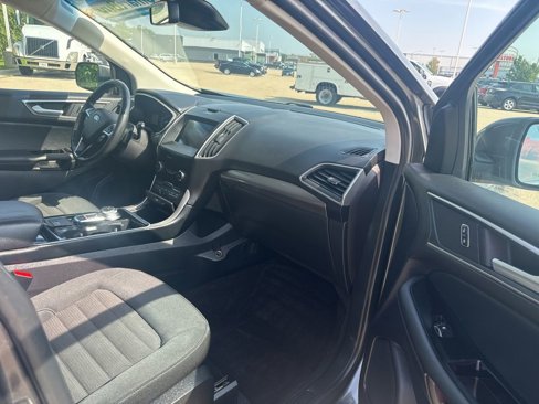 Used 2019 Ford Edge SEL image 21