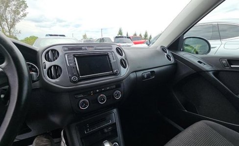 Used 2017 Volkswagen Tiguan Limited image 18