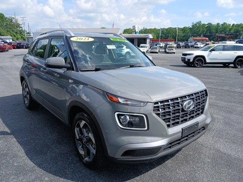 Used 2021 Hyundai Venue SEL w/ Premium Package image 7