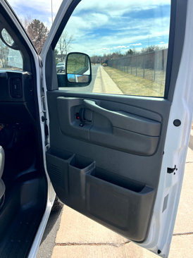 Used 2009 Chevrolet Express 1500 AWD image 11