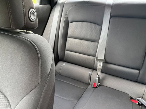 Used 2022 Chevrolet Malibu LT image 37