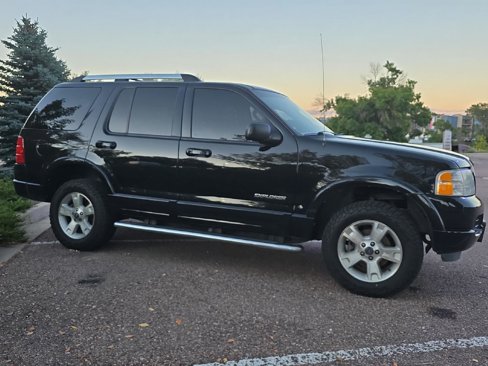 Used 2005 Ford Explorer Limited image 12