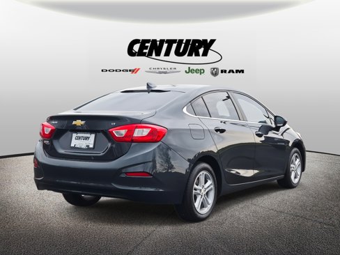 Used 2017 Chevrolet Cruze LT w/ Convenience Package image 4