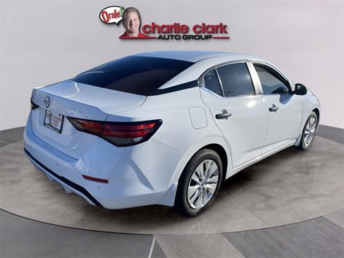Used 2024 Nissan Sentra S image 6