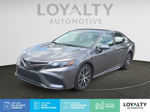 Used 2023 Toyota Camry SE image 1
