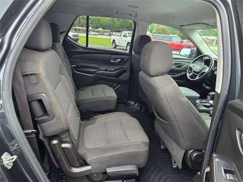 Used 2021 Chevrolet Traverse LT image 14