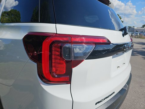 Used 2023 GMC Acadia SLE w/ Driver Convenience Package image 37