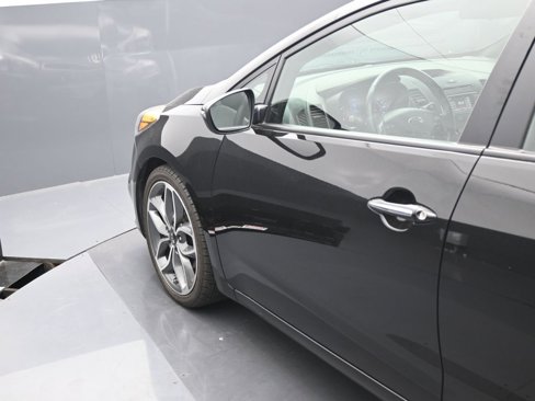 Used 2015 Kia Forte SX image 25