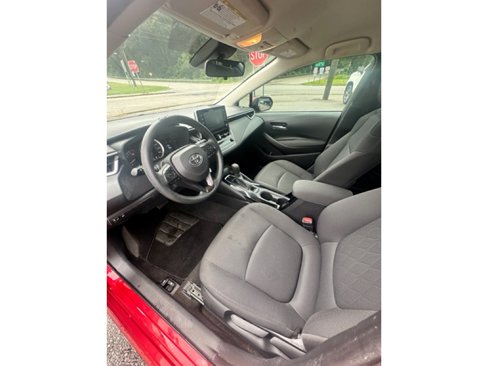 Used 2021 Toyota Corolla LE image 11