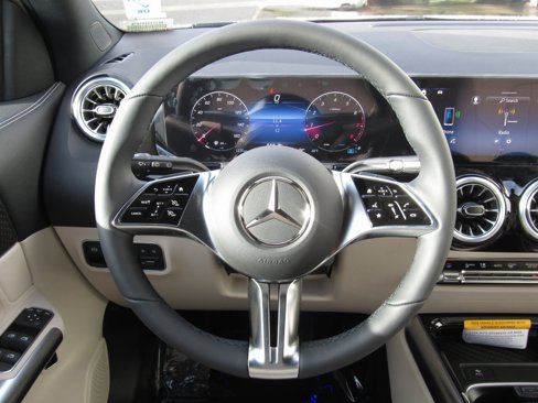 New 2025 Mercedes-Benz GLA 250 4MATIC image 26