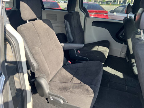 Used 2013 Dodge Grand Caravan SE image 14