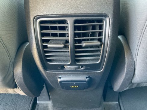 Used 2015 Ford C-MAX SE image 17