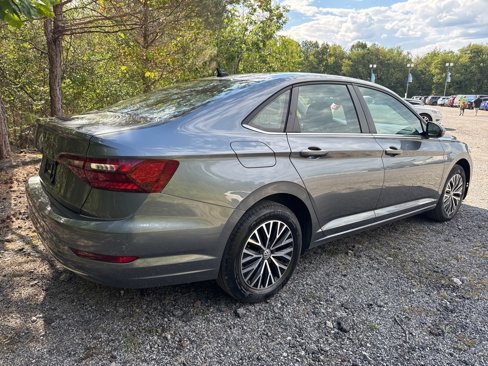 Used 2021 Volkswagen Jetta SE w/ SE Cold Weather Package image 11