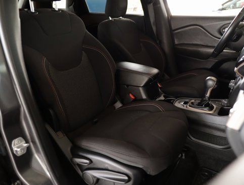 Used 2017 Jeep Cherokee 75th Anniversary image 34