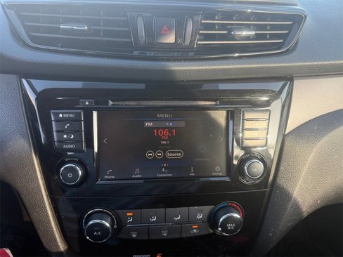 Used 2021 Nissan Rogue Sport S image 17