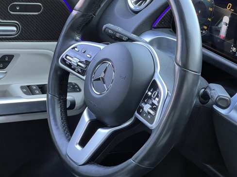 Used 2022 Mercedes-Benz GLB 250 4MATIC image 37