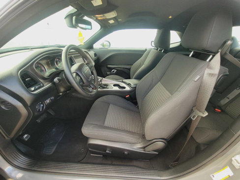Used 2019 Dodge Challenger SXT image 8