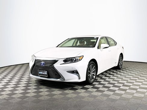 Used 2017 Lexus ES 300h image 3