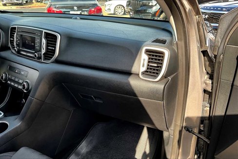 Used 2017 Kia Sportage LX image 16