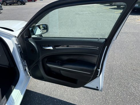 Used 2019 Chrysler 300 S image 23