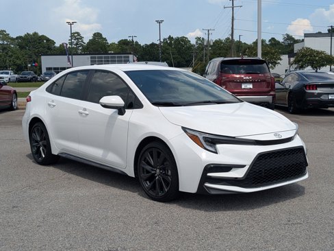 Used 2024 Toyota Corolla SE image 3