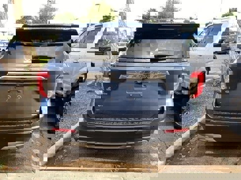 Used 2020 Ford Explorer XLT w/ Equipment Group 202A image 3