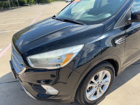 Used 2017 Ford Escape SE image 11