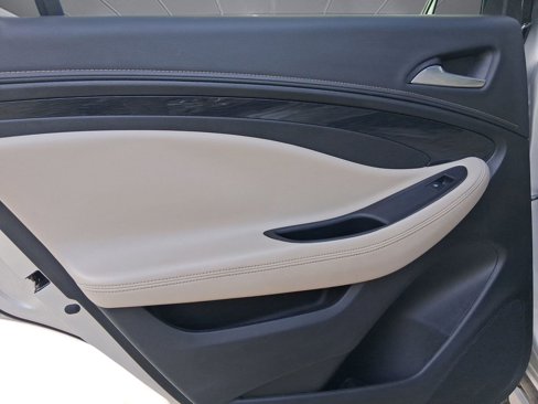 Used 2017 Buick Envision Essence image 20