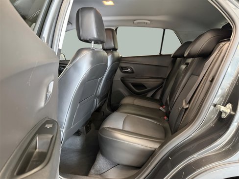 Used 2017 Chevrolet Trax LT w/ LT Convenience Package image 14