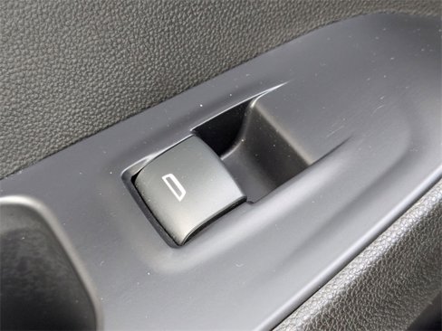 Used 2021 Chevrolet Traverse LT image 29