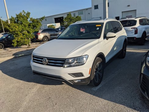 Used 2018 Volkswagen Tiguan SE image 2