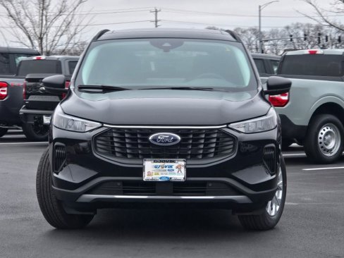Used 2025 Ford Escape Active w/ Tech Pack #1 image 2