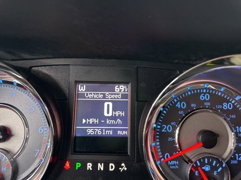 Used 2016 Chrysler Town & Country Touring image 37