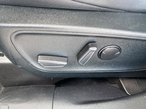 Certified 2022 Ford Escape Titanium image 36