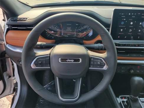 Used 2024 Jeep Compass Limited image 23