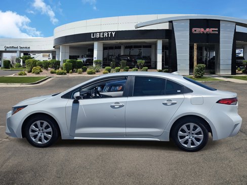 Used 2021 Toyota Corolla LE w/ Carpet Mat Package (TMS) image 32