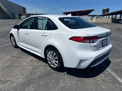 Used 2022 Toyota Corolla LE image 6