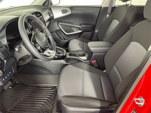 Used 2023 Kia Soul S image 3