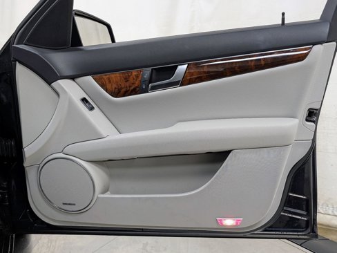 Used 2012 Mercedes-Benz C 250 Luxury image 22