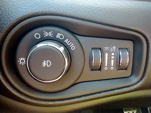 Used 2022 Jeep Renegade Limited image 26