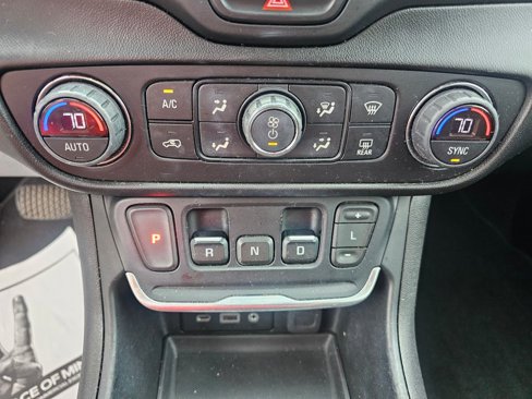 Used 2018 GMC Terrain SLE w/ Driver Convenience Package image 25