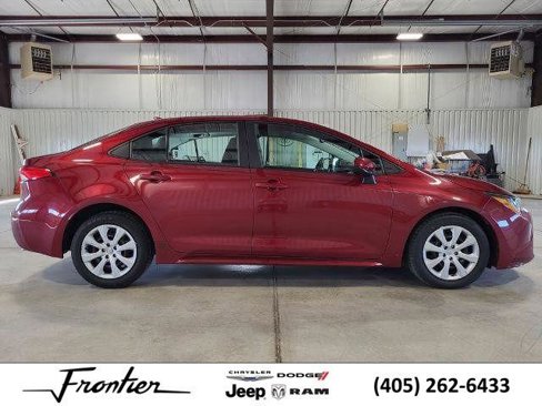 Used 2023 Toyota Corolla LE image 6