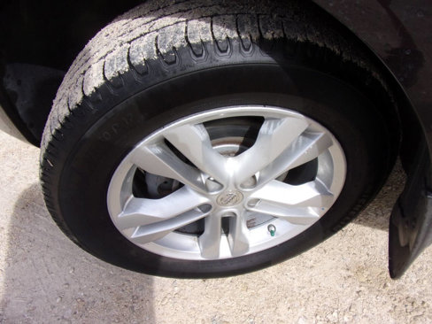 Used 2012 Nissan Rogue SV image 4