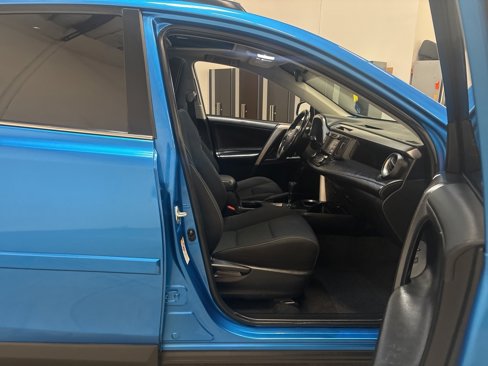 Used 2018 Toyota RAV4 XLE w/ Plus Extra Value Package image 20