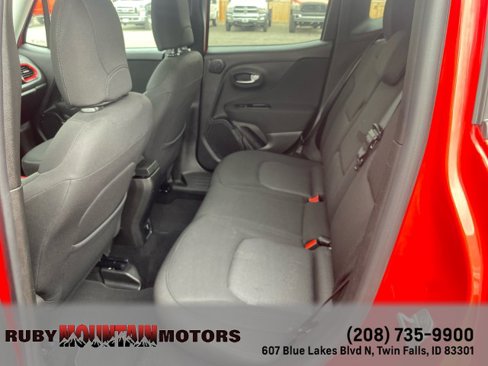 Used 2015 Jeep Renegade Latitude w/ Popular Equipment Group image 22